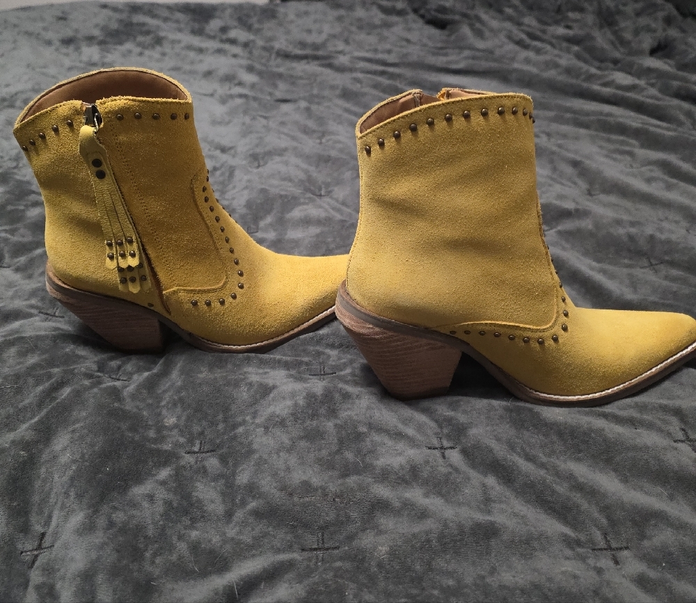 Dingo Mustard Ankle Boots with Studded Detail - Picture 9 of 10